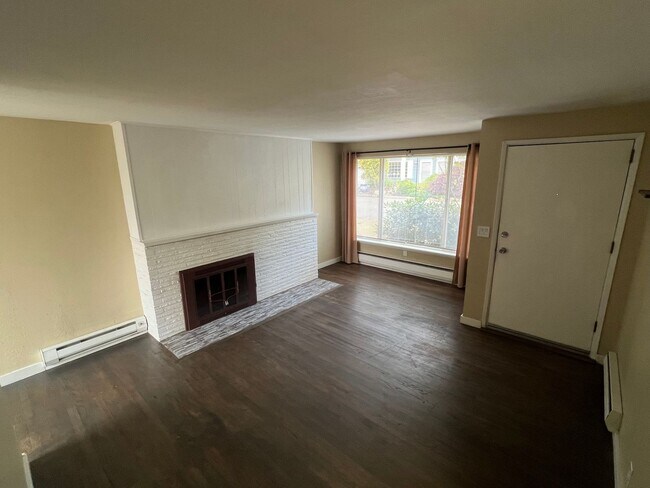 Building Photo - Girgis Duplex