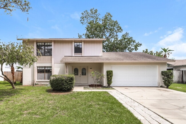 Building Photo - 15715 Country Lake Dr