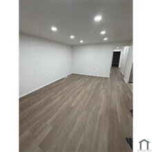 Building Photo - 803 Jackson Ave