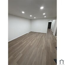 Building Photo - 803 Jackson Ave