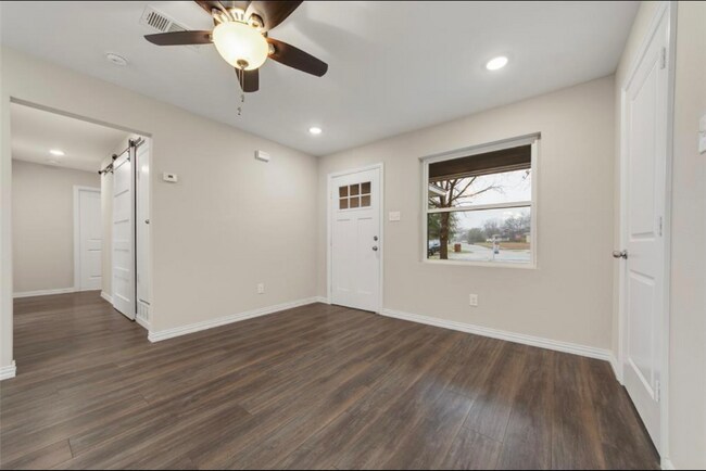 Building Photo - 2810 Tealford Dr