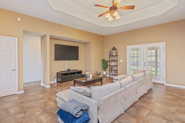 Foto del edificio - 4 Bedroom 2 bathroom