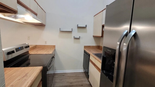 Foto del edificio - 2311 Sandpiper St