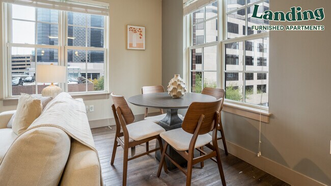 Foto del edificio - 611 O'Keefe Ave