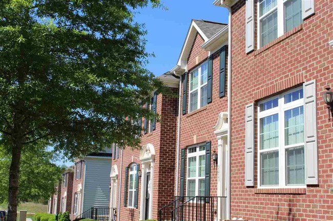 Building Photo - 2420 Abington Dr