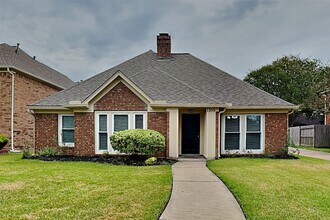 Building Photo - 1315 Forest Hollow Dr