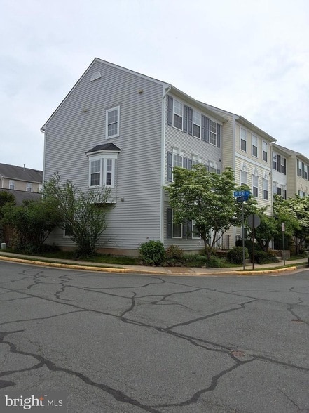 Building Photo - 22928 Regent Terrace