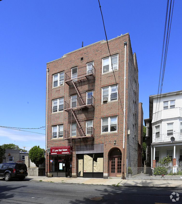 Building Photo - 154 W Lincoln Ave
