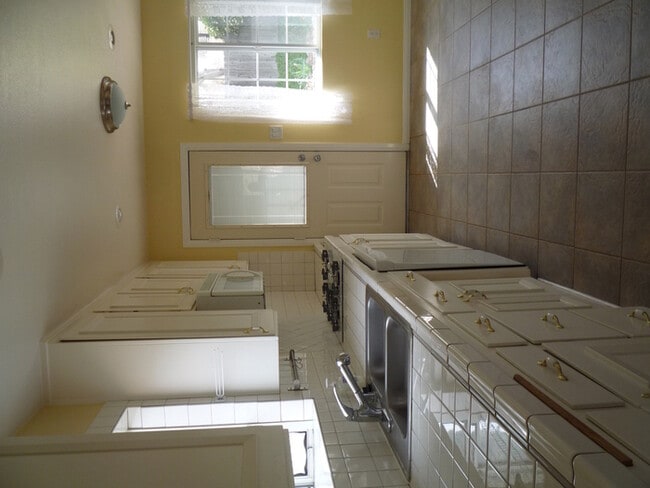 Building Photo - Beautiful Single Family Home