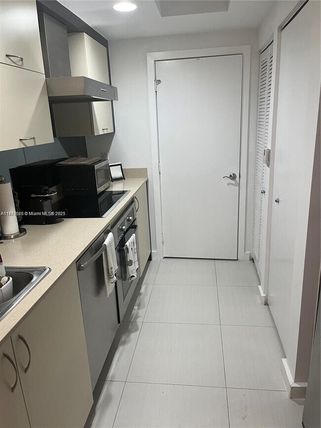 Foto del edificio - 2130 Park Ave