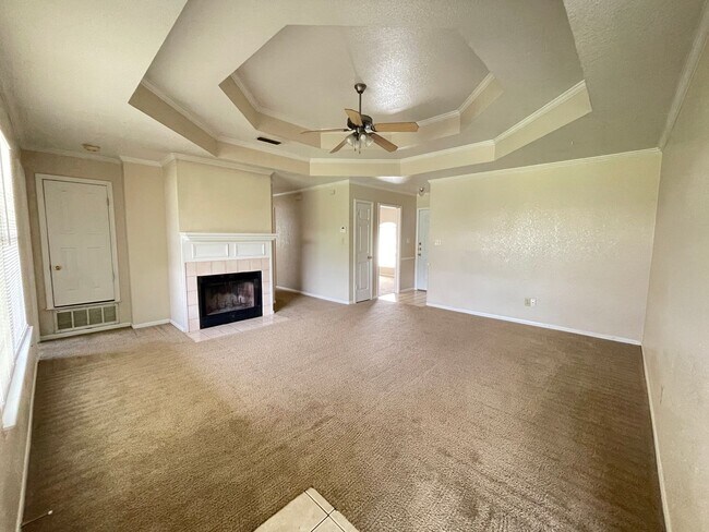 Building Photo - 360 Virtual Tour Available