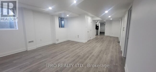 Building Photo - 2117 Coppermine St
