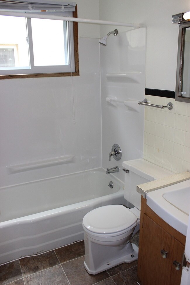 Foto del edificio - 4229 Central Ave NE