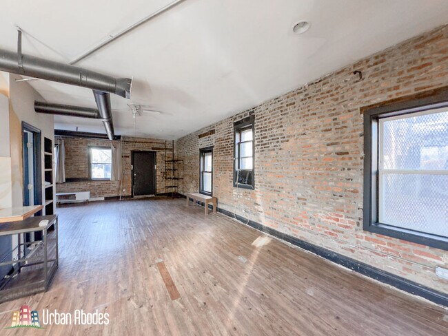 Foto del edificio - 639 N Troy St