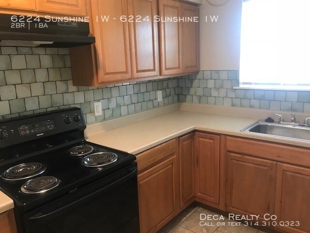 Building Photo - 2 Bedroom Apartment