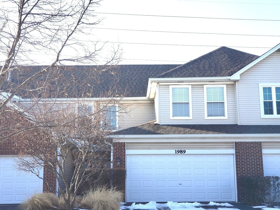 1989 Golden Gate Ln, Naperville, IL 60563 Townhouse for Rent in