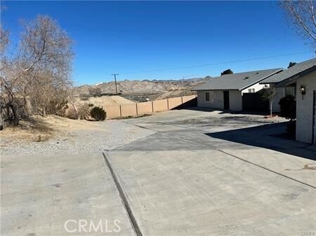 Building Photo - 16293 Pepper Tree Dr