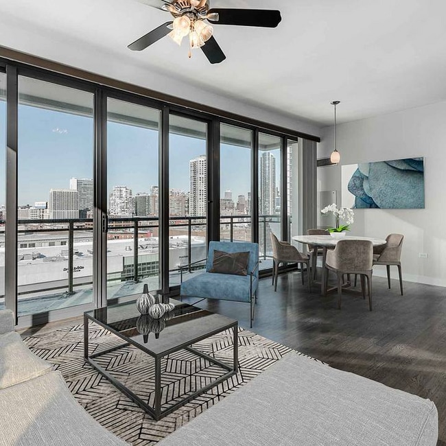 Photo - 674 W Wayman St Apartment