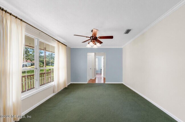 Foto del edificio - 5495 Forrest Dr