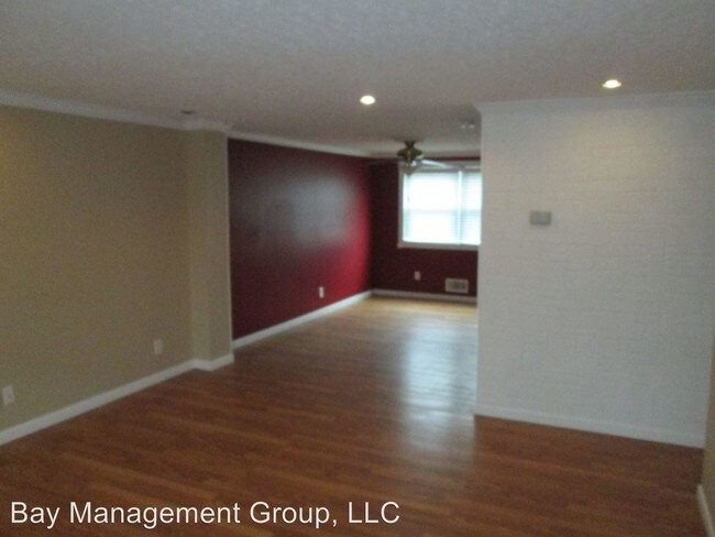 Foto del edificio - 3 br, 1 bath House - 1107 Foxwood Ln