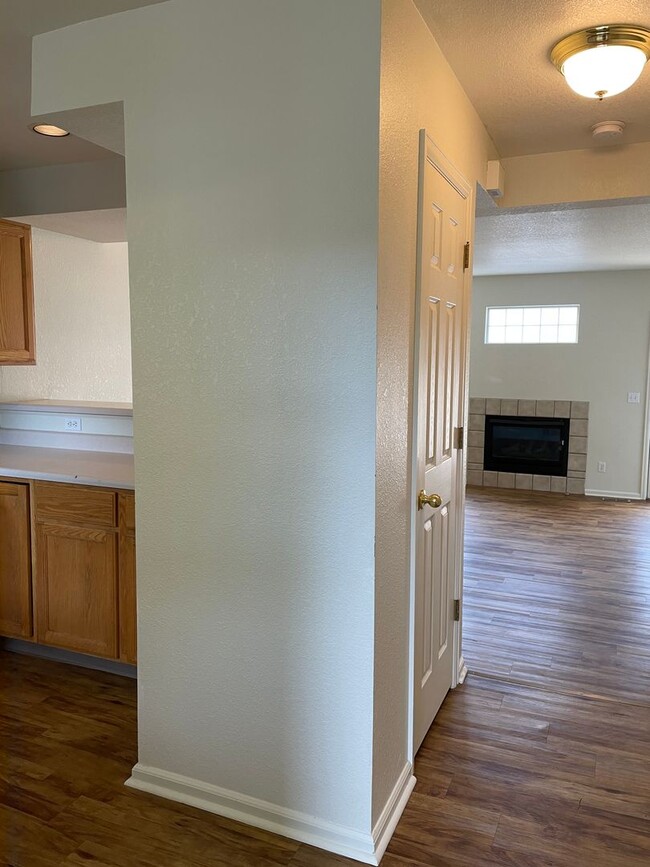 Building Photo - 2950 Neil Dr