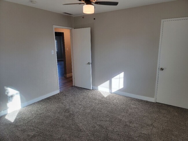 Foto del edificio - 3 BEDROOM**UPGRADES*CLOSE TO AREA SCHOOLS ...