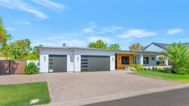 Foto del edificio - Rates Vary: $12,495 - $24,995