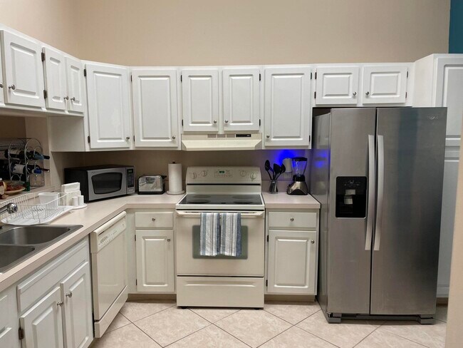 Building Photo - 216 Cypress Point Dr