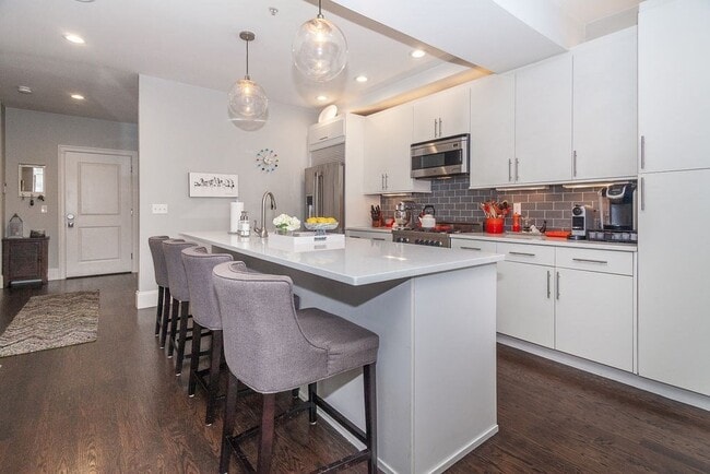 Foto del edificio - 111 B St