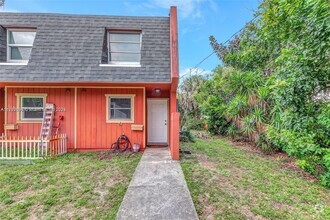 Building Photo - 6141 SW 42nd Ct