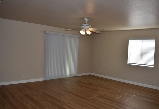 Building Photo - Updated and Well Maintained Winters Home!