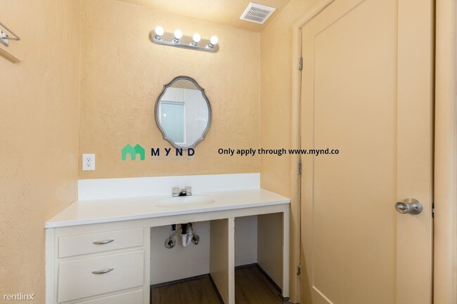 Building Photo - 1 br, 1 bath  - 1740 N 5th Ave Apt 1B
