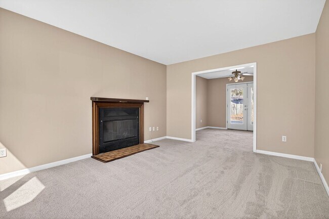 Foto del edificio - Beautiful Home located near CNU!