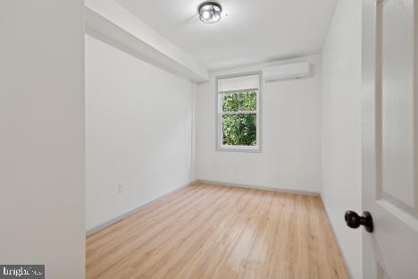 Foto del edificio - 9 W Hinckley Ave