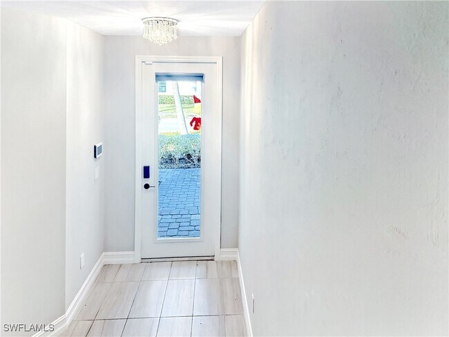 Foto del edificio - 7324 Rockefeller Dr