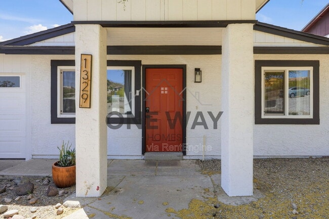 Building Photo - 1329 E Cholla St