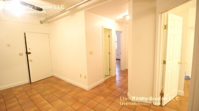 Building Photo - 27 Egremont Rd