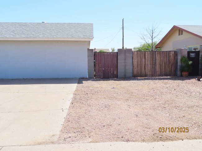 Building Photo - Newly Remodeled Gorgeous 4 Bedroom 2 Bath ...