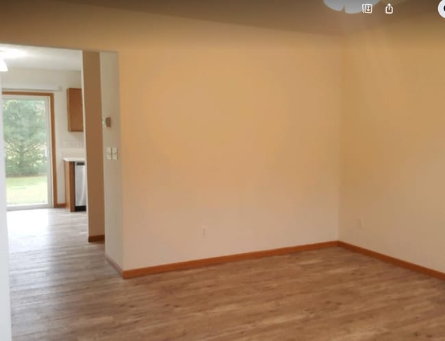 Building Photo - 56 Sunset Rd N