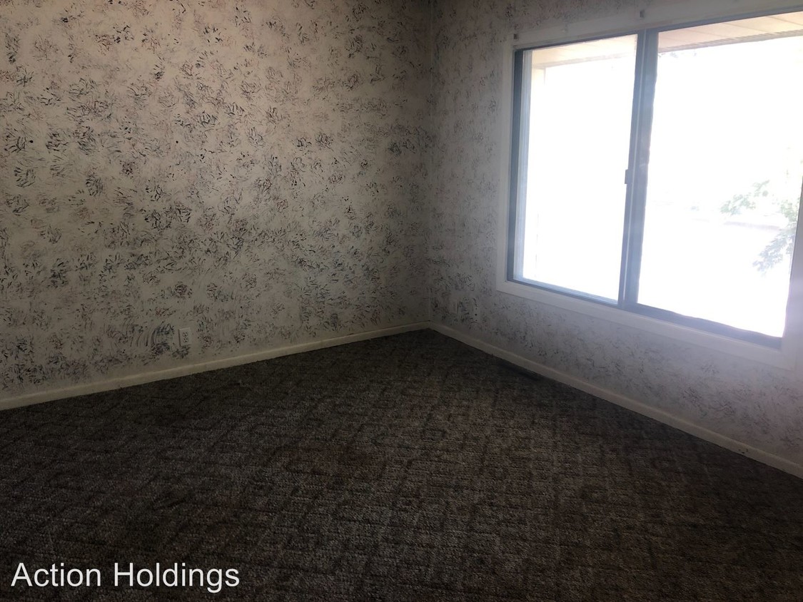 Building Photo - 3 br, 1.5 bath Apartment - 210 N Piper