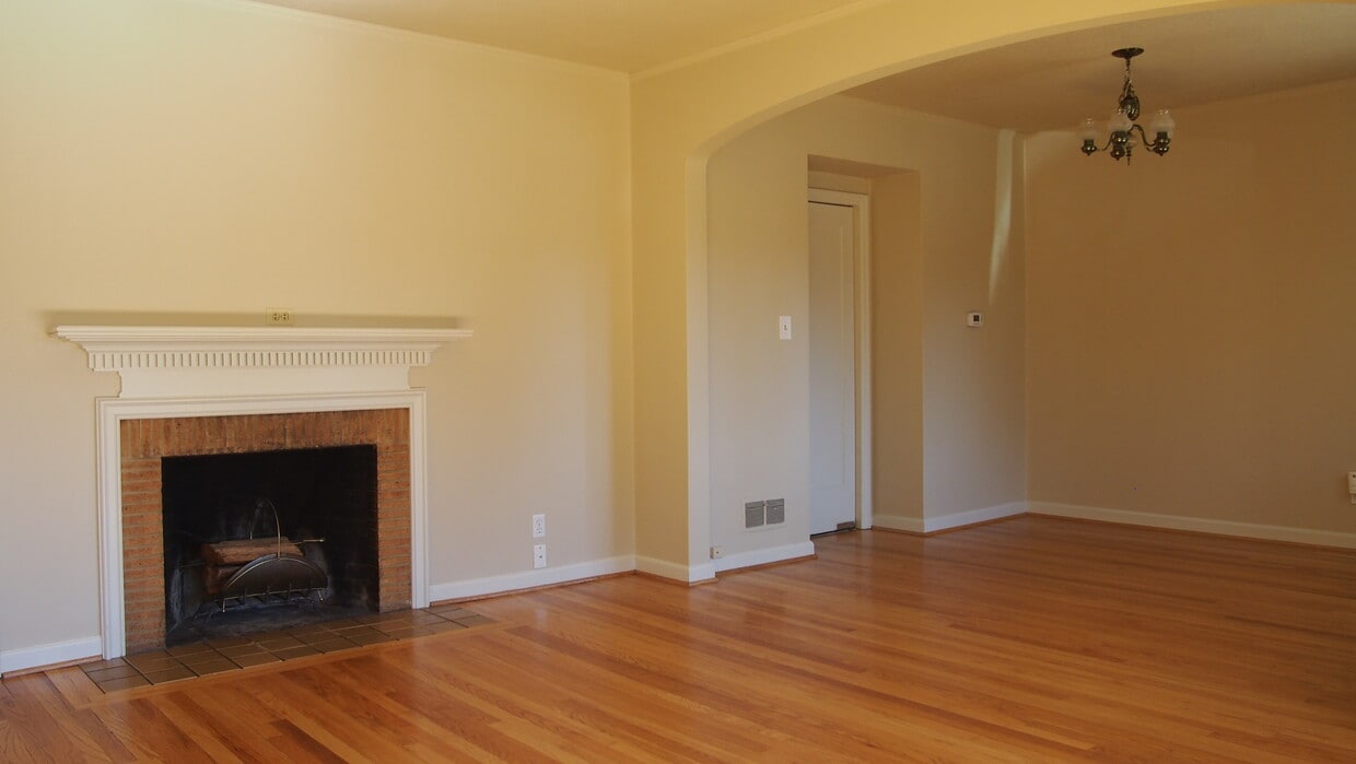Living - 112 E 28th St