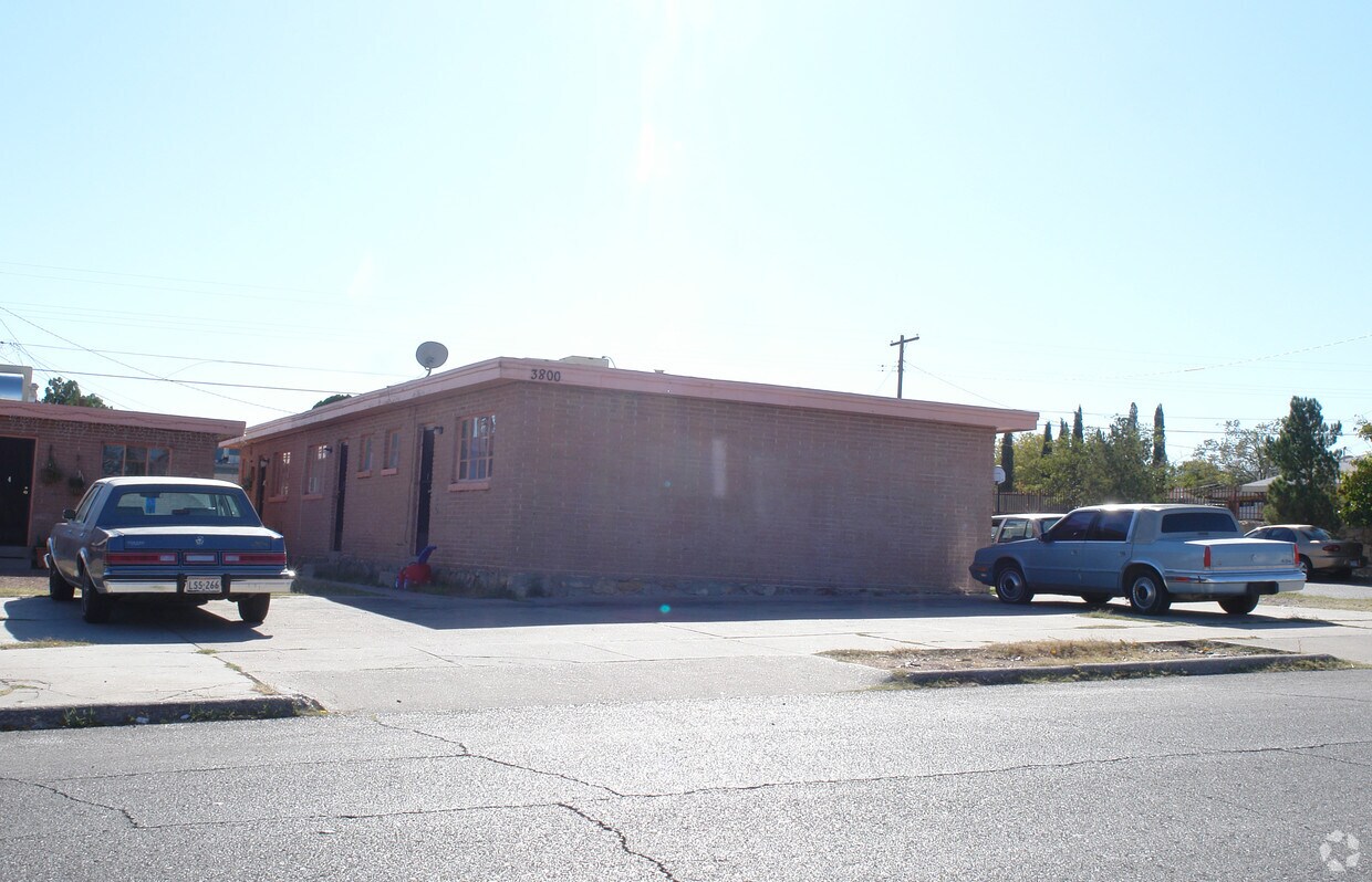 Foto del edificio - 3900 Pierce Ave