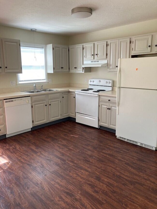 Foto del edificio - 3 br, 1.5 bath House - 133 MILLVIEW COURT
