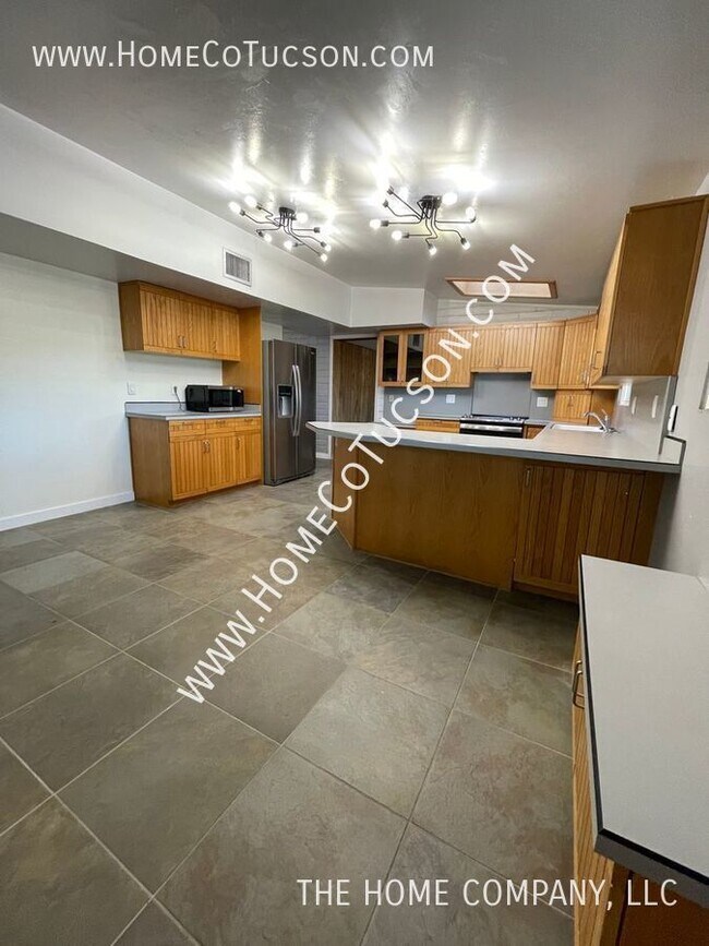 Foto del edificio - 7032 E Luana Drive Three Bedroom Two Bath ...