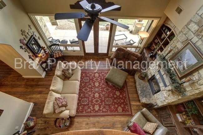 Foto del edificio - 825 Legacy Farm Rd