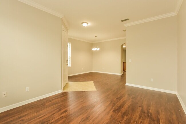 Building Photo - 3067 Zander Dr