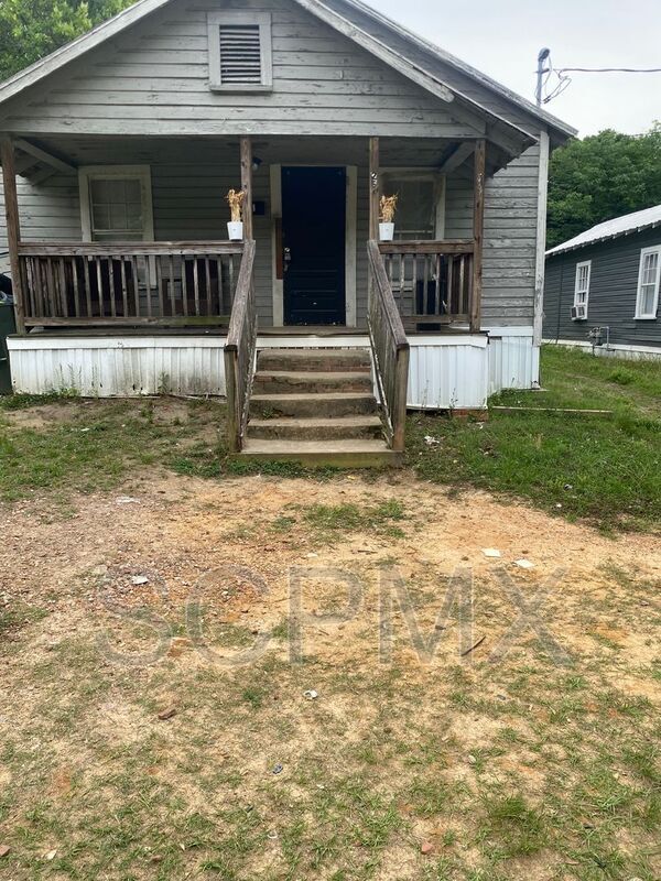 Building Photo - 251 Boswell St