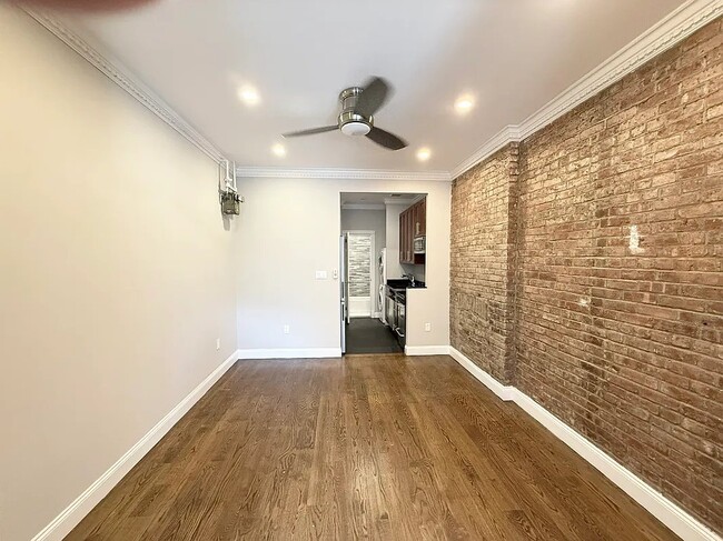 Foto del edificio - 493 2nd Ave