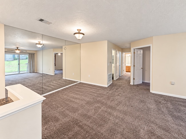 Building Photo - 10300 Southern Meadows