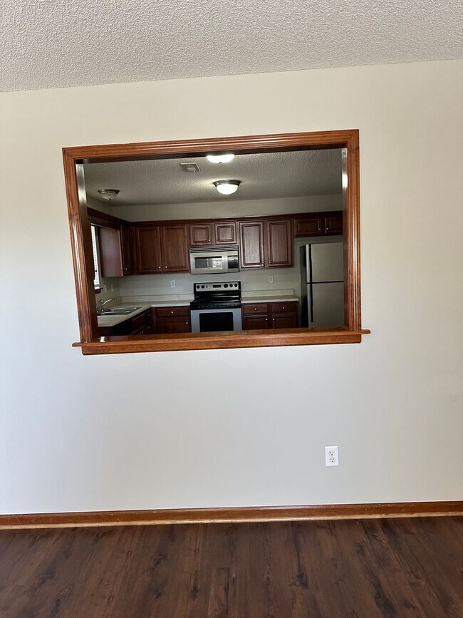 Foto del edificio - 2 Bed Single Level Duplex in Grain Valley